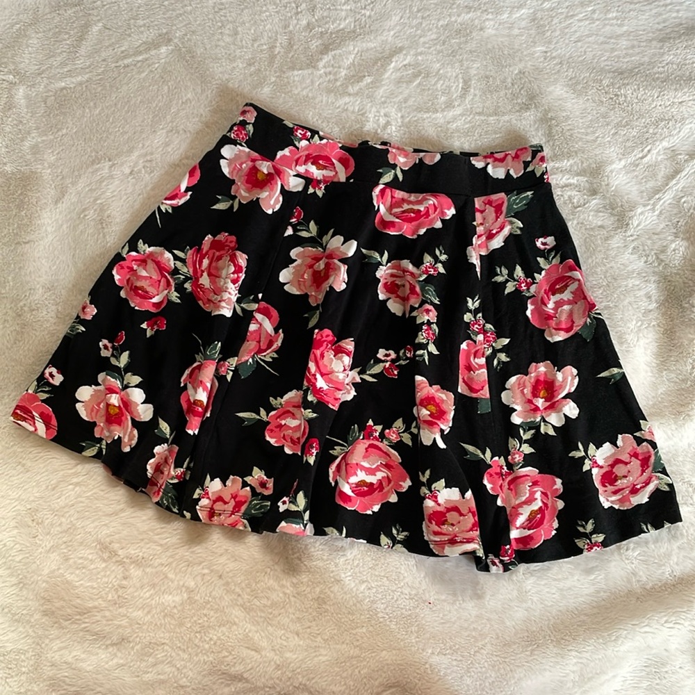 Divided by H&M Preppy Black Floral Mini Skirt